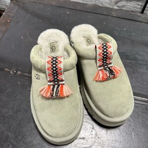 UGG Kids Tazzle Slipper